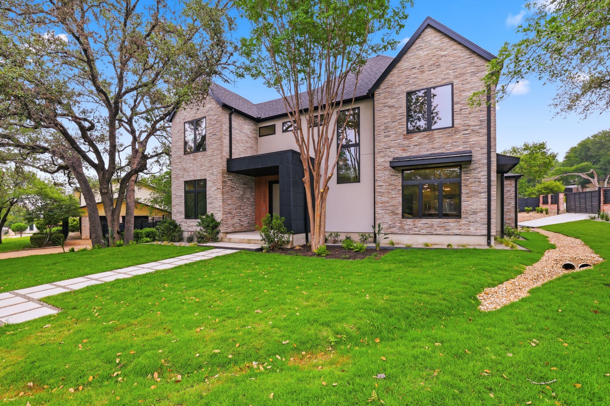 2605 Forest Bend Dr