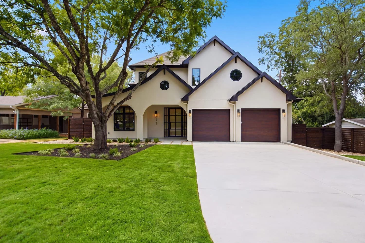 2707 White Horse Tr